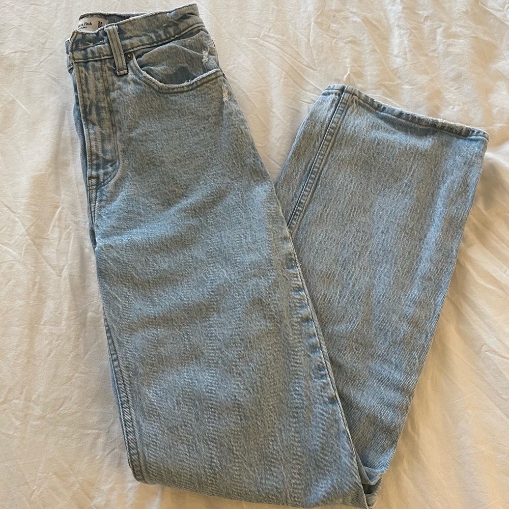 Abercrombie & Fitch Curve Love High Rise 90s Relaxed Jeans